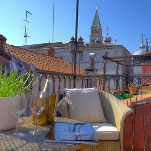 https://san-marco-with-terrace.hotelinveneto.com